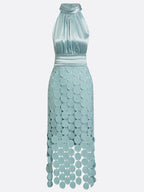 Vestido elegante de invitada de boda y de fiesta con cuello alto y encaje calado | Midi
