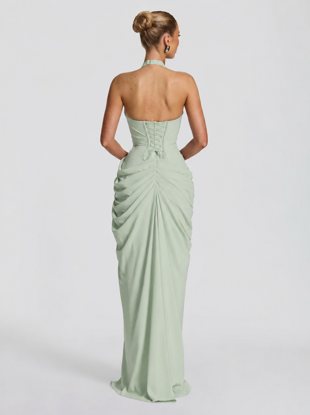 Refinado vestido largo de invitada de boda y de fiesta con cuello halter y abertura lateral | Largo