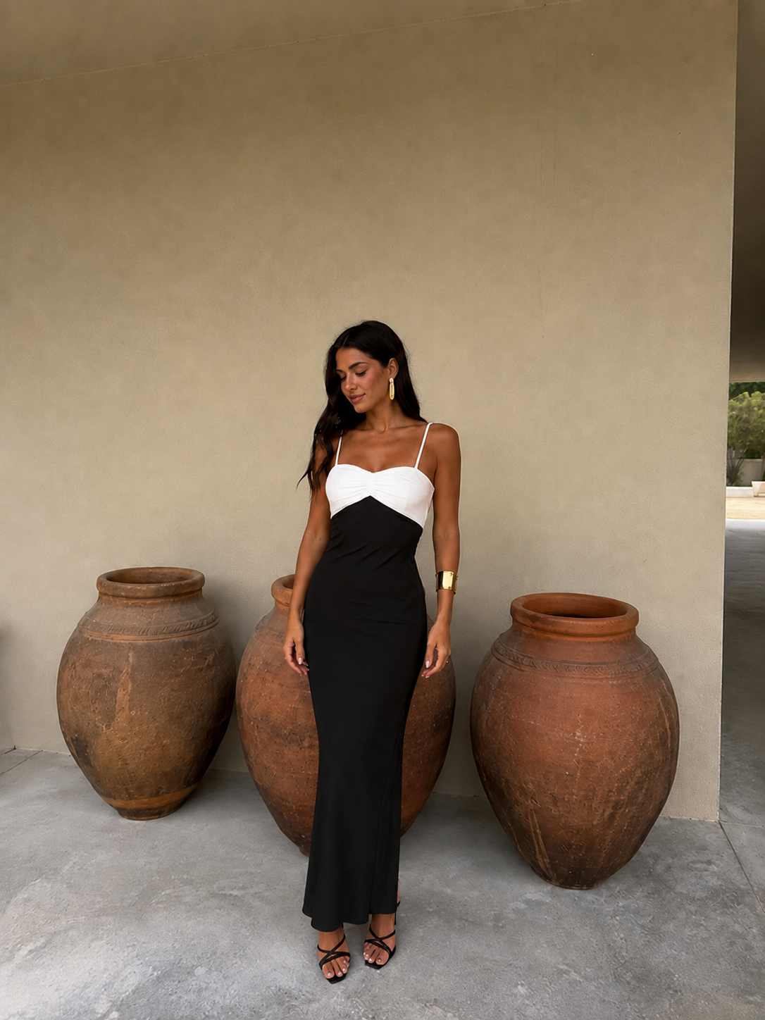 Vestido blanco y negro elegante | Vanessa
