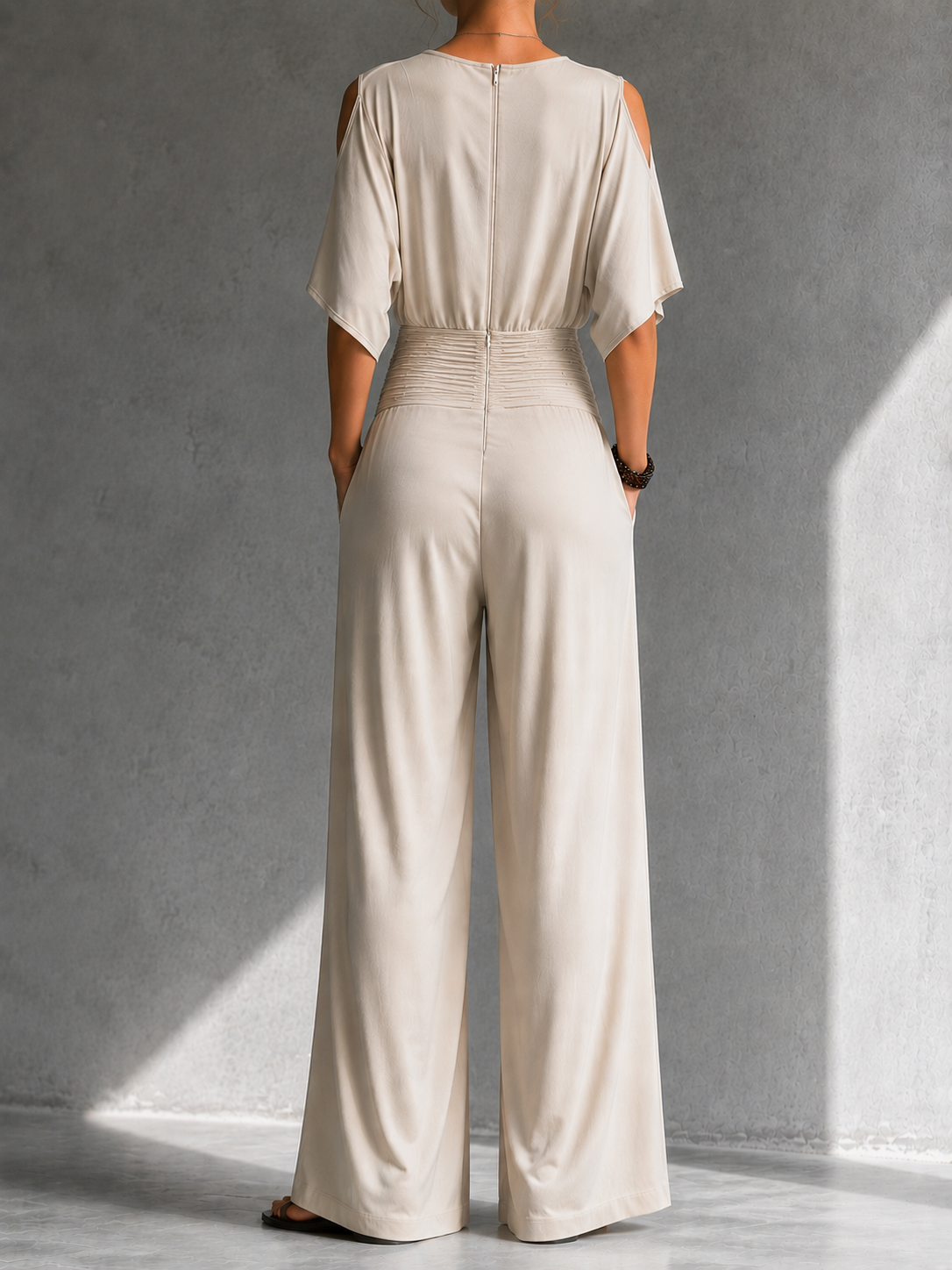 Mono Elegante Mujer con Escote Cruzado y Pernera Ancha | Mia
