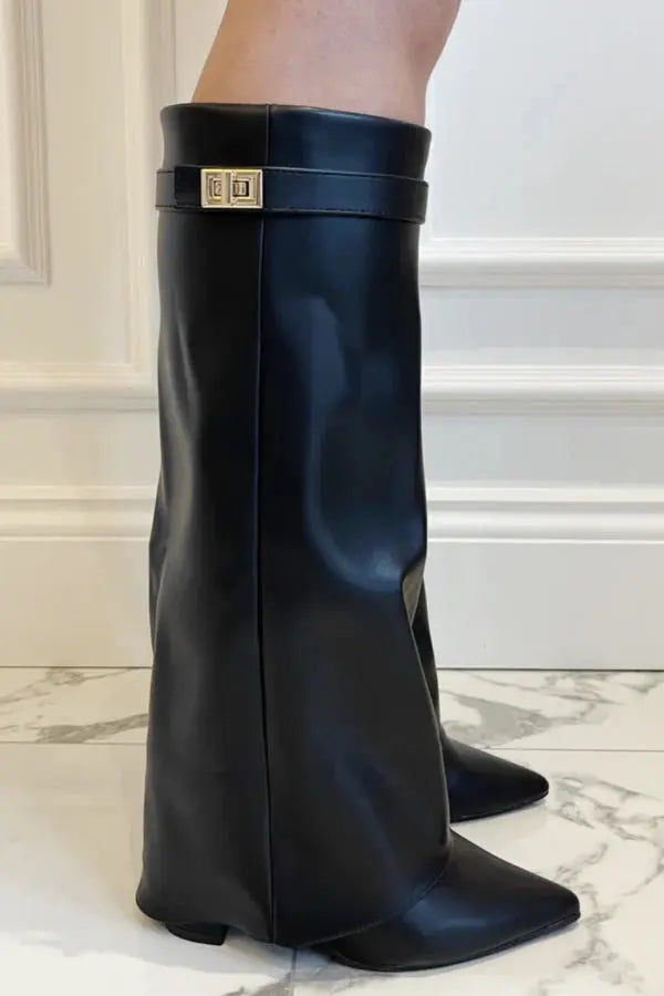 Botas Altas de Ante con Hebilla Dorada