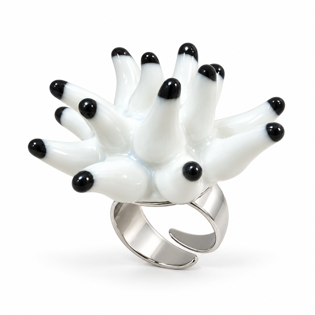 Anillos de cerámica hecho a mano , blanco y negro – Base de acero ajustable , modelo Anémona