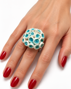Anillos de cerámica hecho a mano, blanco y turquesa – Base de acero ajustable, modelo Coral