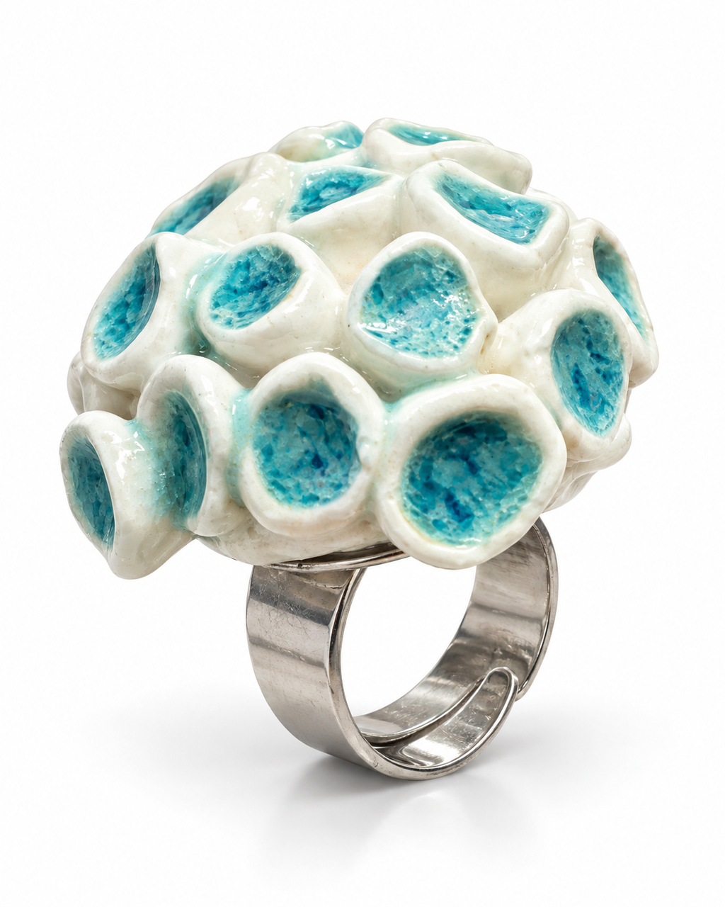 Anillos de cerámica hecho a mano, blanco y turquesa – Base de acero ajustable, modelo Coral