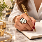 Anillos de cerámica hecho a mano, blanco y negro – Base de acero ajustable, modelo Ondas