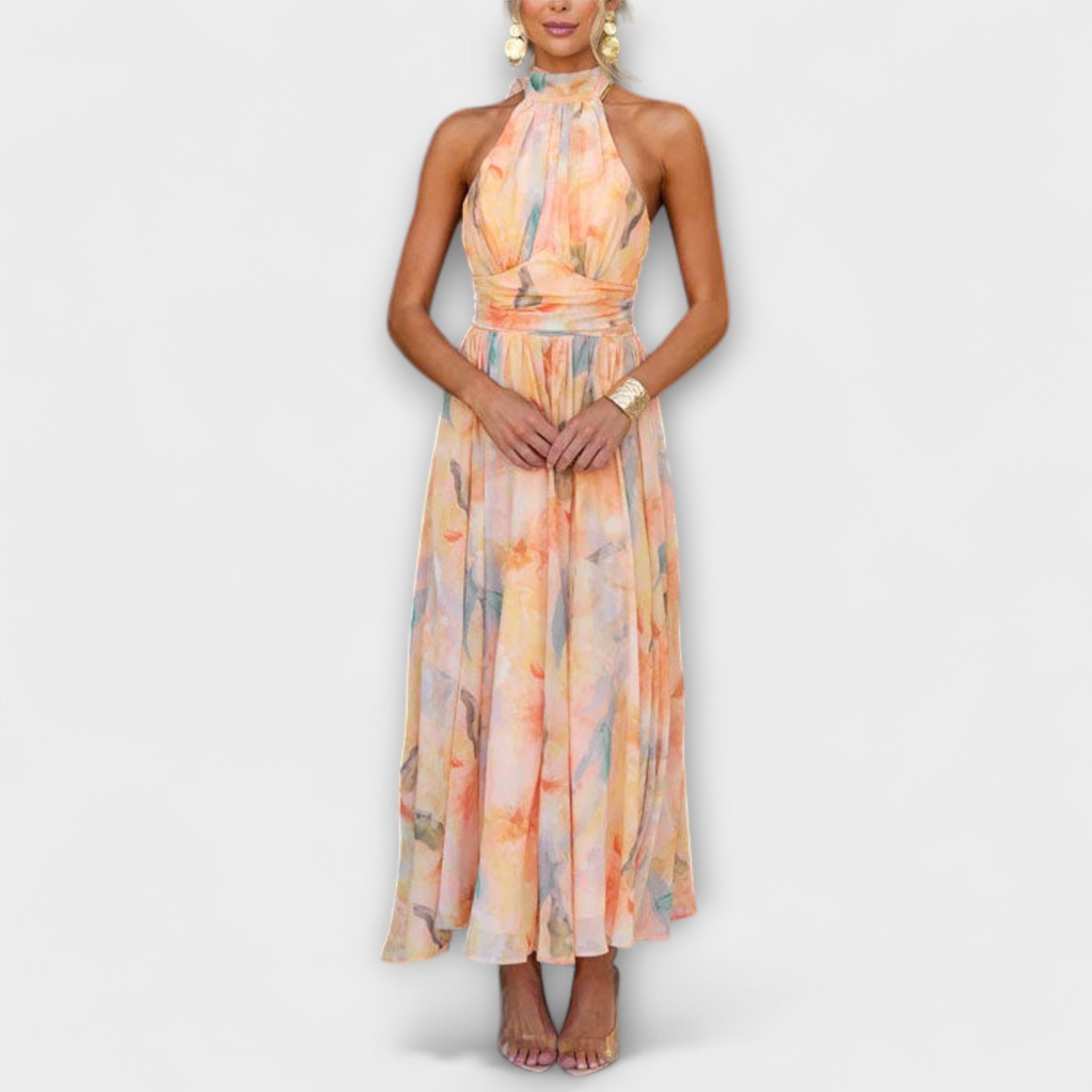 Elegante vestido halter de invitada de boda con estampado acuarela | Maxi