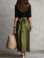 Conjunto de dos piezas: camiseta negra y falda midi verde oliva | Vera