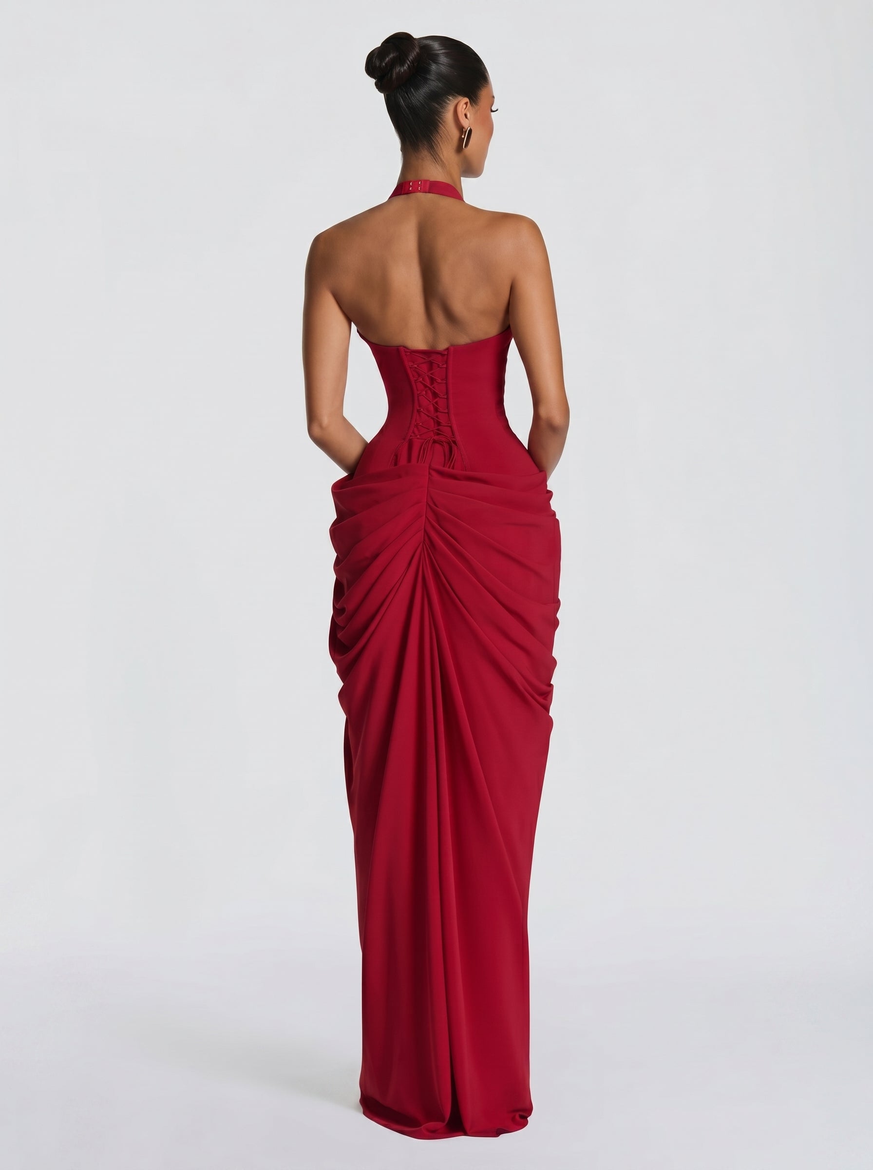 Refinado vestido largo de invitada de boda y de fiesta con cuello halter y abertura lateral | Largo