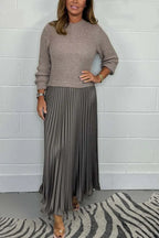 Vestido maxi con jersey y falda plisada | Clau