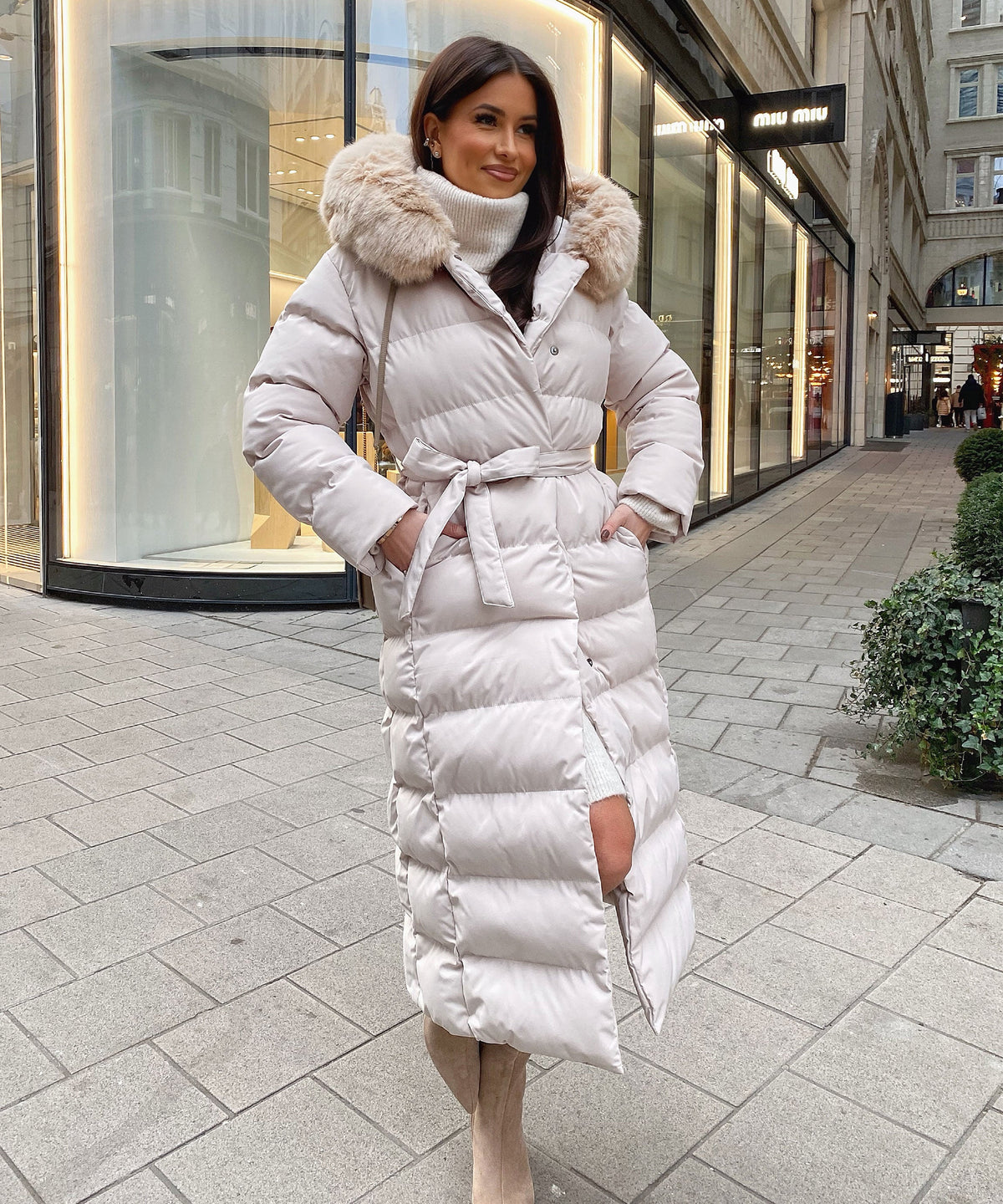 Parka Larga con Capucha Pelo Sintético Mujer | May Beige