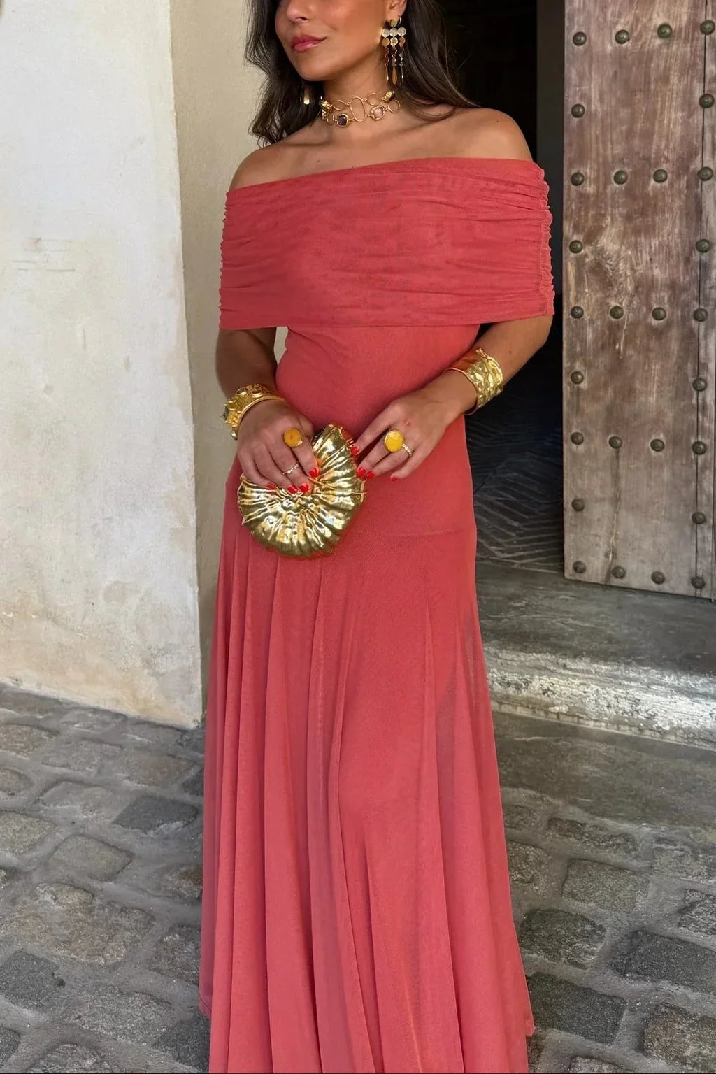 Elegante vestido largo plisado de invitada de boda con un solo hombro | Maxi