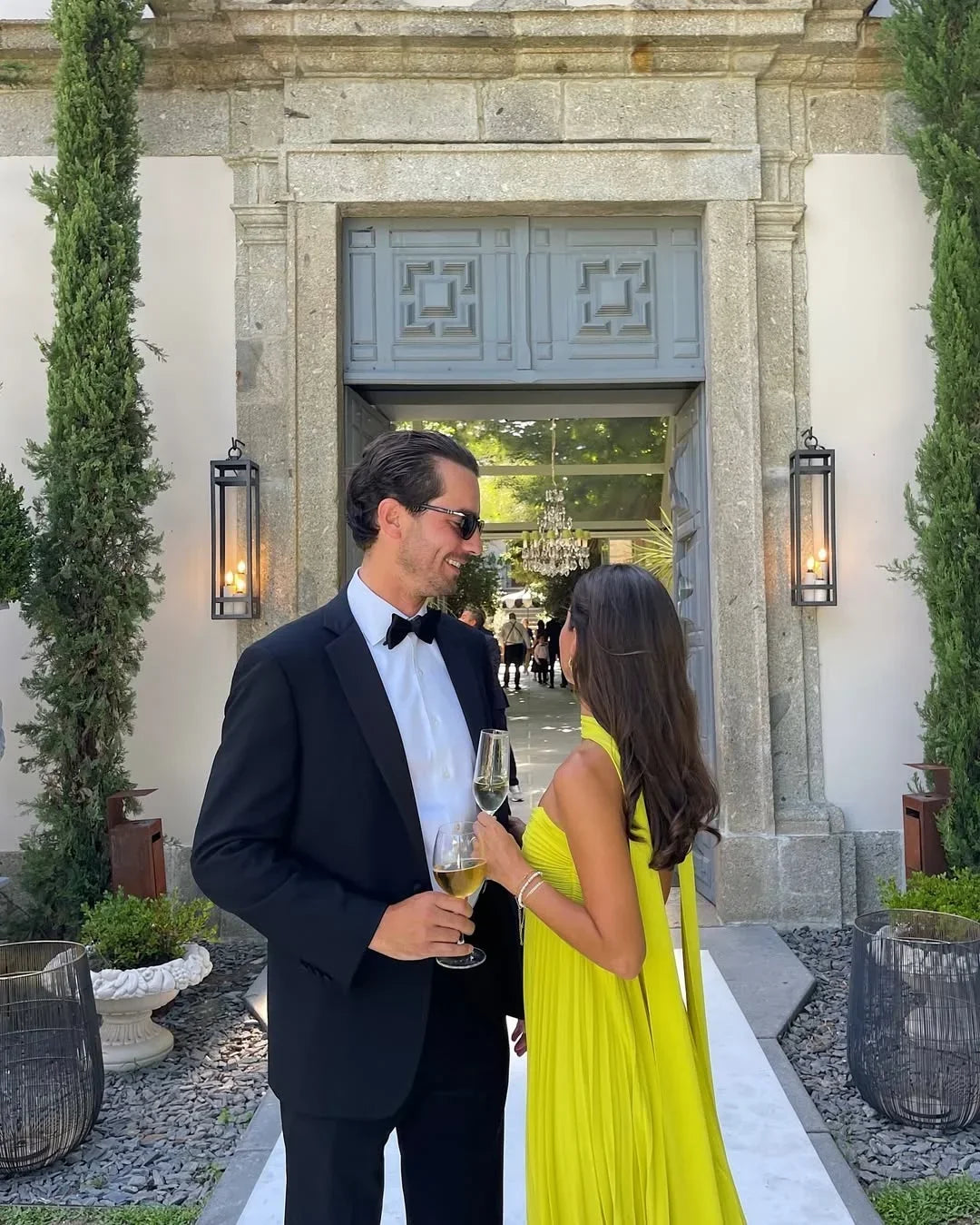 Vestido Largo Plisado Amarillo de Invitada | Amaia