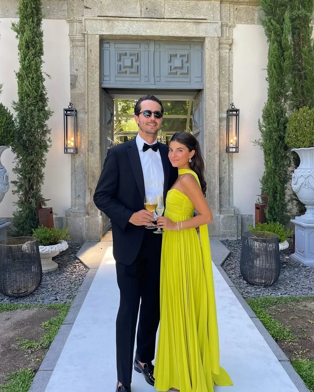 Vestido Largo Plisado Amarillo de Invitada | Amaia